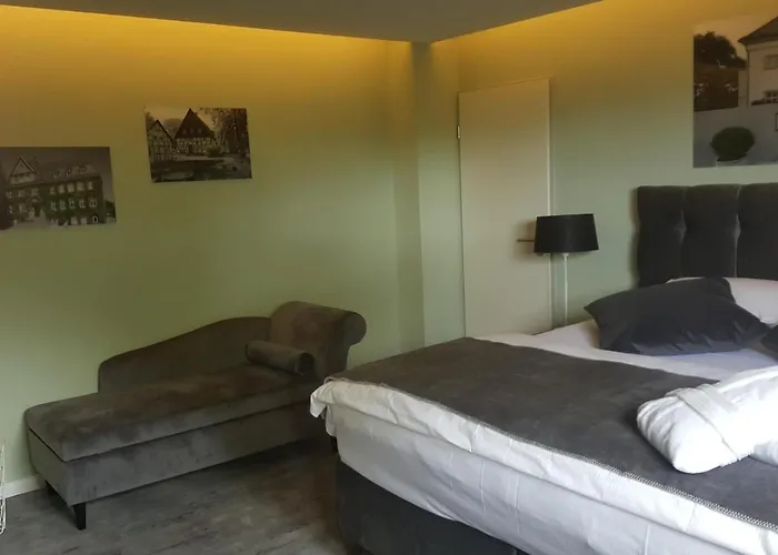 Hilleringmann Hotel *